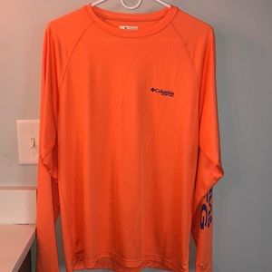 Columbia long sleeve athletic shirt